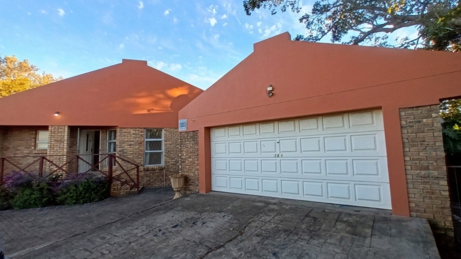 4 Bedroom Property for Sale in Beacon Bay Eastern Cape